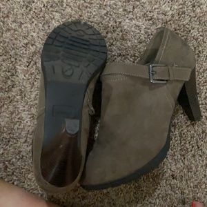 Beige heeled booties